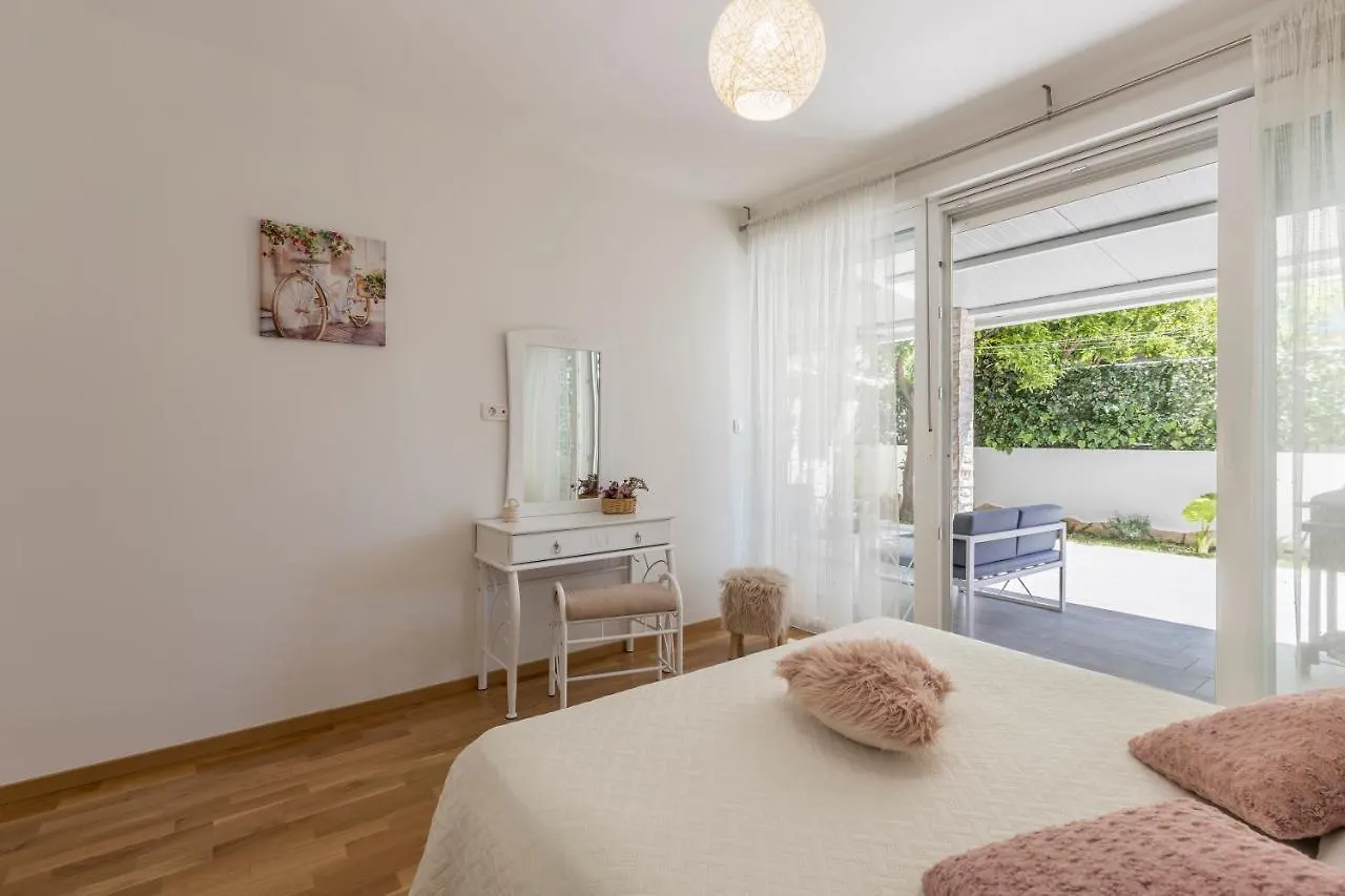 Apartment Tiki With Big Terrace Split 0*,  Croatia