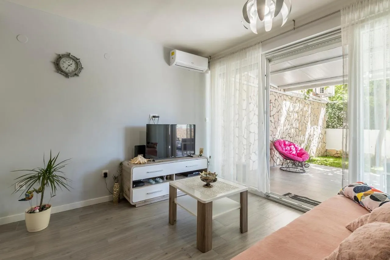 Apartment Tiki With Big Terrace Split